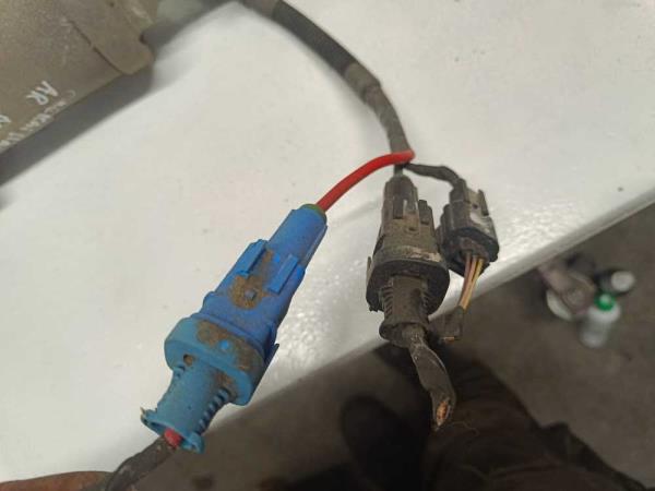 CREMAILLERE ESSUI ARRIERE RENAULT MEGANE 4 - Vue 3